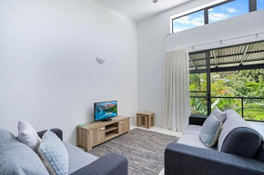 Baden 96 - Rainbow Shores. Pool. Tennis court. Walk to beach